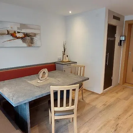 Konukevi Fruehstueckspension 3*