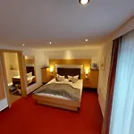 Fruehstueckspension בית הארחה 4*